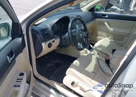 2010 Volkswagen Jetta Limited Edition z USA, uszkodzony, nr VIN 3VWAX7AJ9AM092009